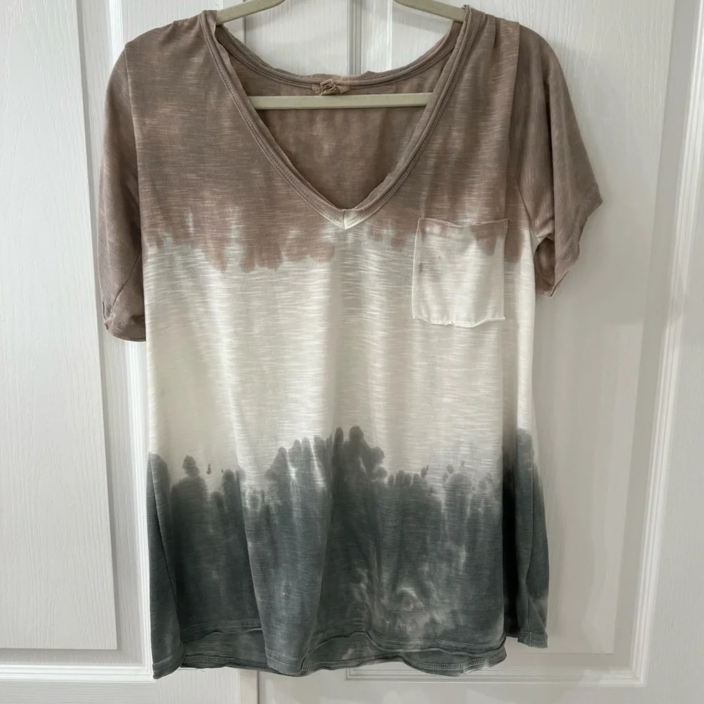 POL V-Neck Ombré T Shirt - Picture 3 of 5